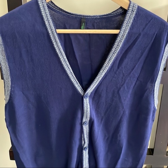 🔴 🔴United Colours Benetton light sweater vest/throw on - Picture 2 of 4